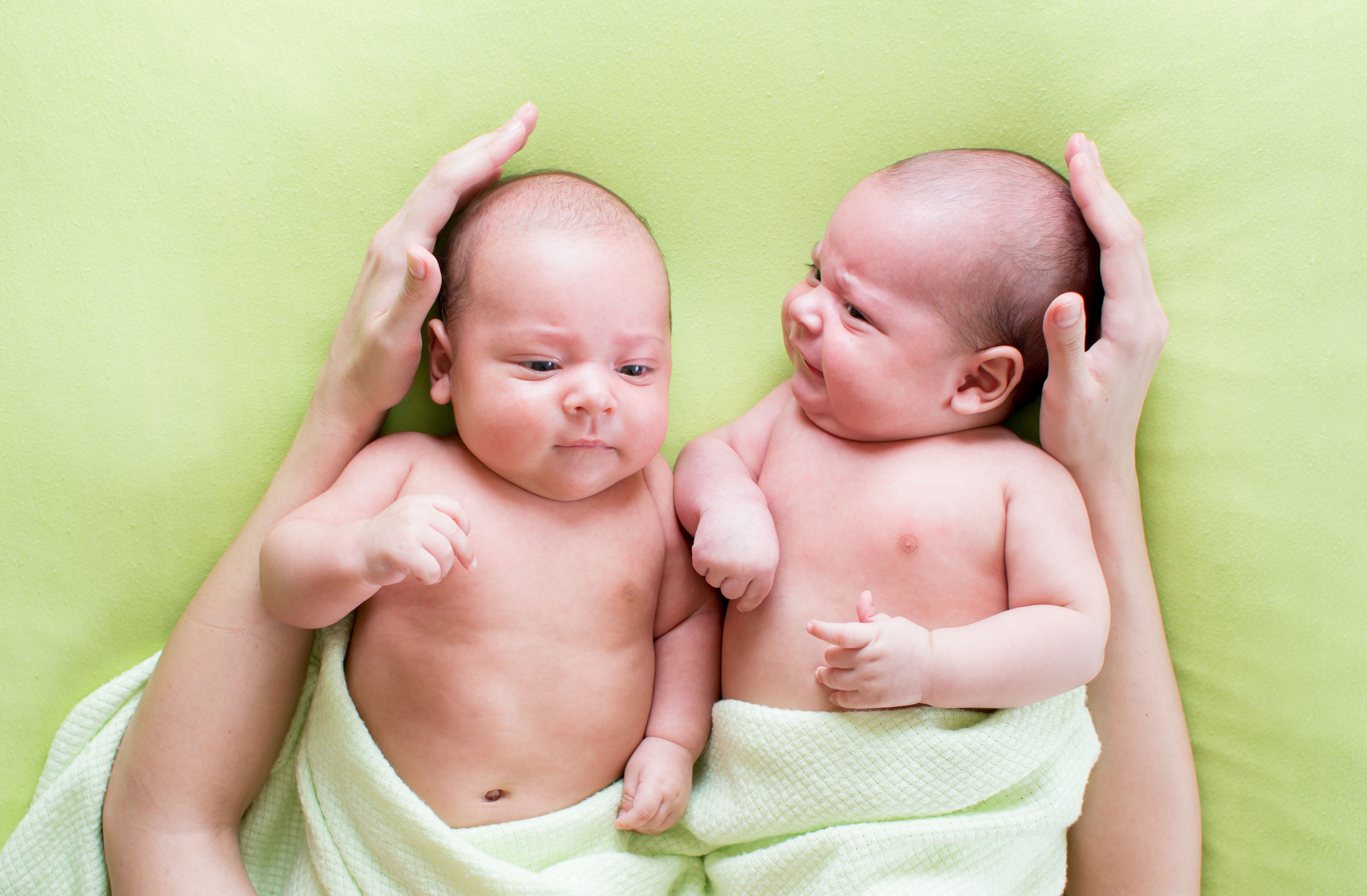 To babyer / tvillinger